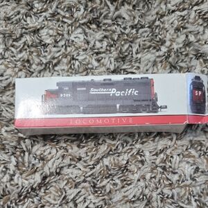 Southern Pacific Locomotive Model - 9725